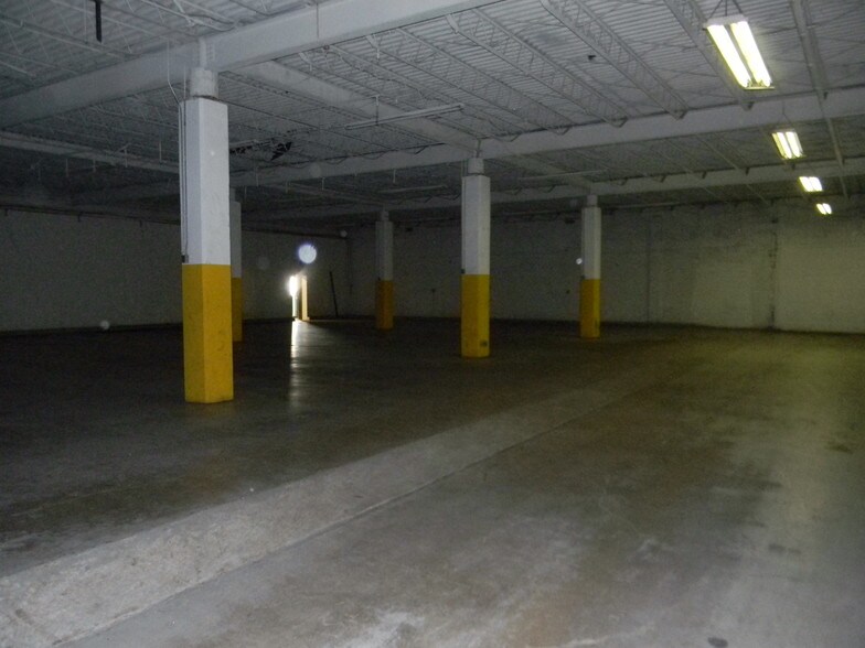 More Photos Of 410-420 Calvert Ave, Alexandria Warehouse For Lease