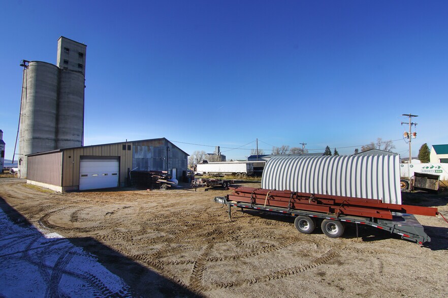 More Photos Of 6101 S 2nd St, Tetonia Service For Sale