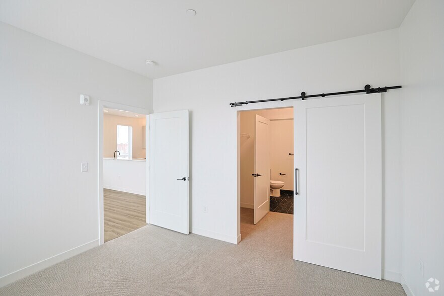 More Photos Of 484 2nd St, Everett Apartments For Lease