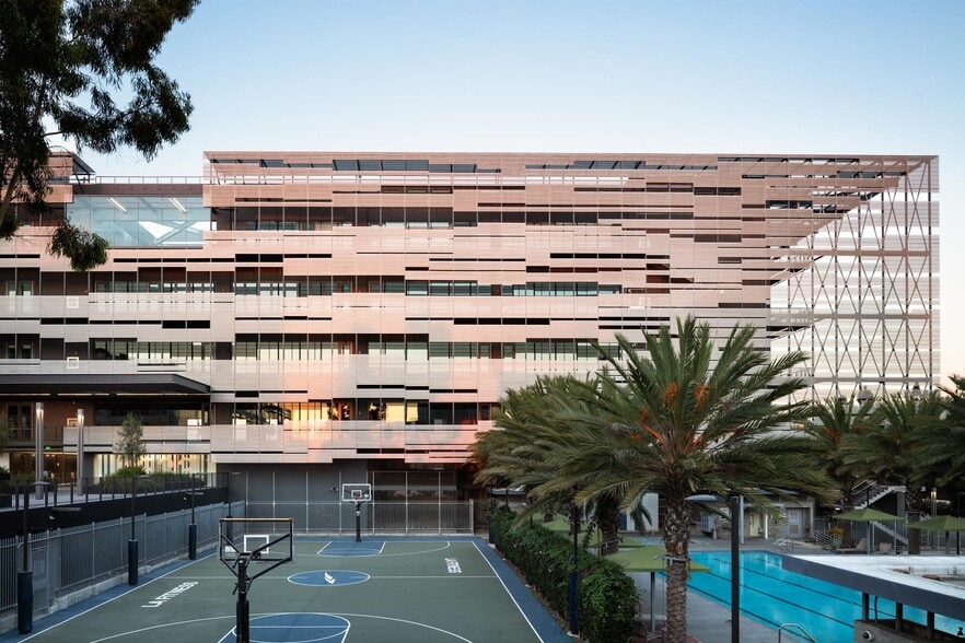 More Photos Of 5533 Waters Edge Way, Playa Vista Office For Lease