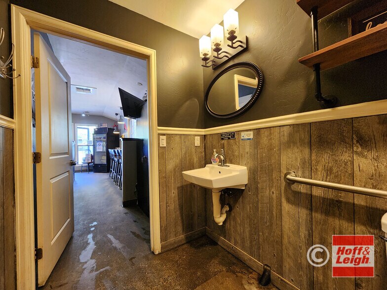 More Photos Of 1416 Argentine St, Georgetown General Retail For Lease