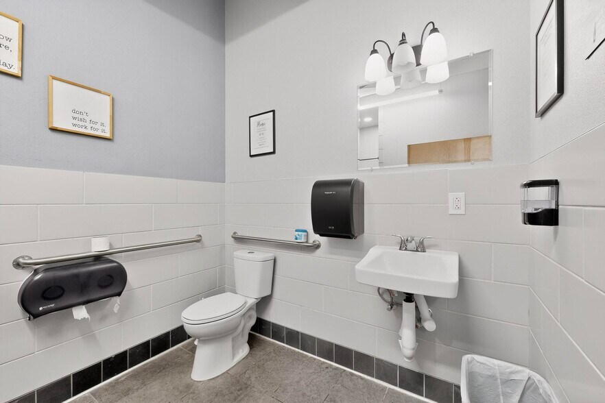 More Photos Of 9368 Valley View Dr NW, Albuquerque Apartments For Sale