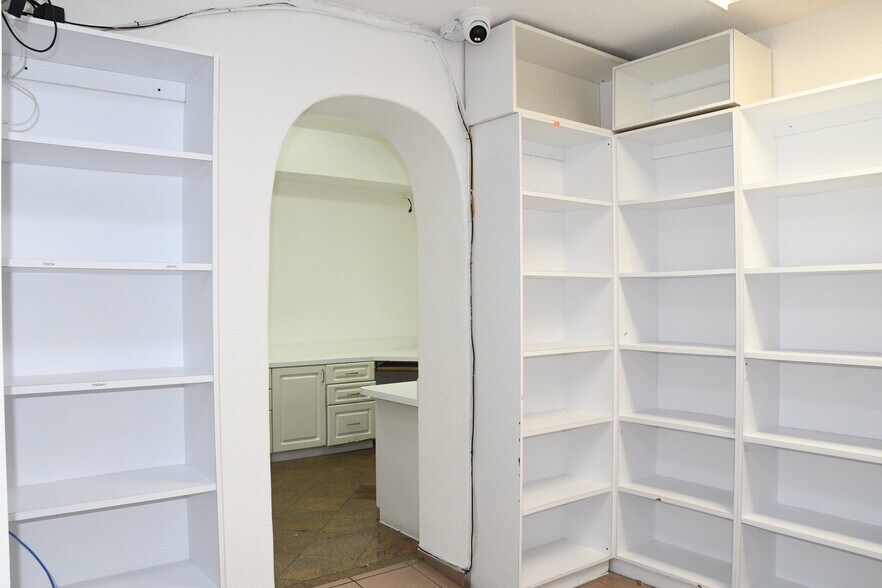 More Photos Of 1920 SW 22nd St, Miami Medical For Lease