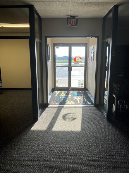 More Photos Of 3218 N Quincy St, Plainview Office For Sale