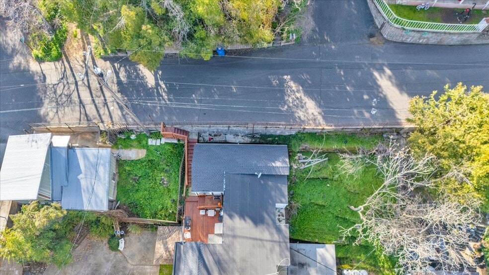 More Photos Of 134 N Washington St, Sonora Specialty For Sale