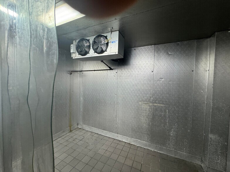 More Photos Of 1428-1430 W Glenoaks Blvd, Glendale Freestanding For Lease