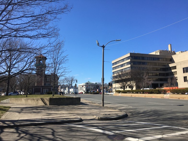 More Photos Of 224-236 Harvard St, Brookline Storefront For Lease