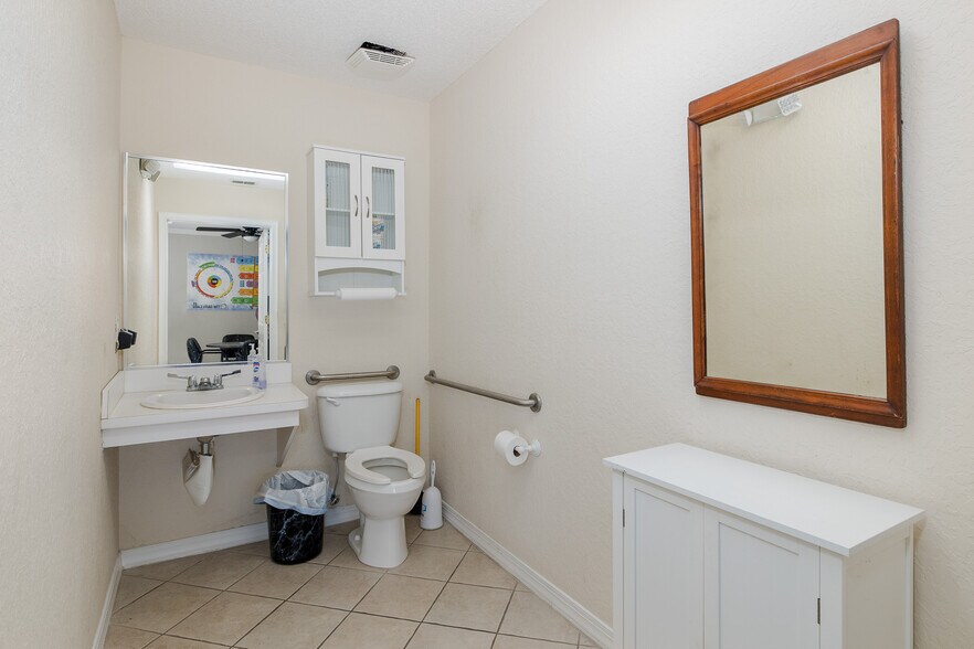 More Photos Of 6151 Springer Dr, Port Richey Warehouse For Sale