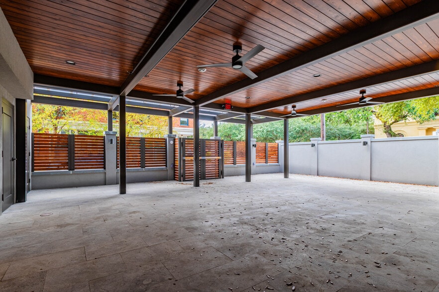 More Photos Of 30-32 Martin Luther King Jr Blvd, Savannah Restaurant For Lease