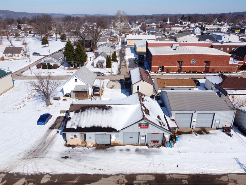 More Photos Of 401 29th St, Vienna Auto Repair For Sale