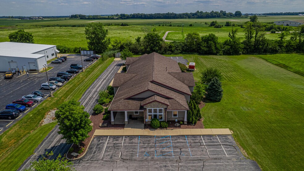 More Photos Of 951 Transport Dr, Valparaiso Office For Sale