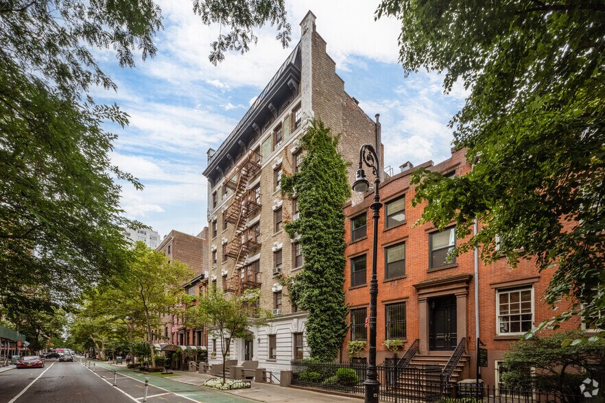More Photos Of 128 W 13th St, New York Apartments For Lease