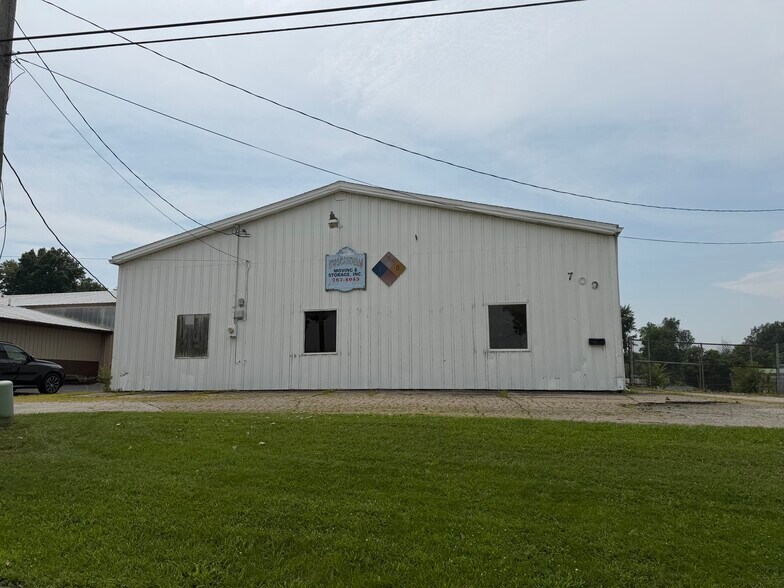 More Photos Of 709 N Lincoln Ave, Springfield Industrial For Sale