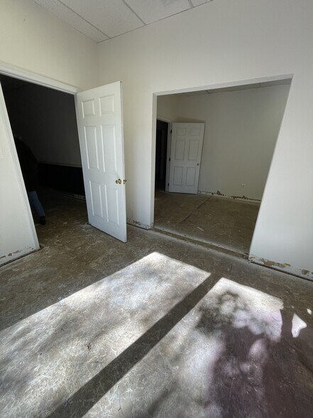 More Photos Of 160 Ritchie Hwy, Severna Park Unknown For Lease