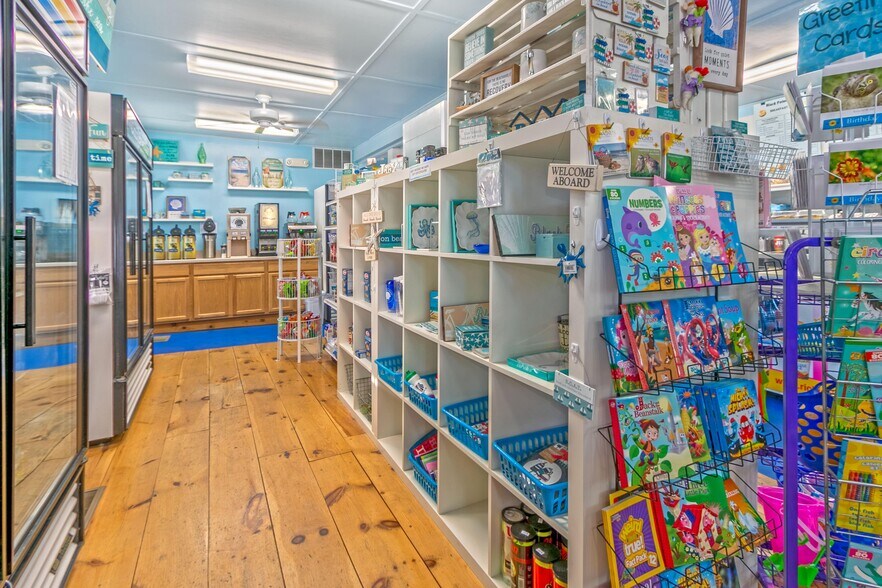 More Photos Of 35 Nehantic Dr, Niantic Storefront Retail Residential For Sale