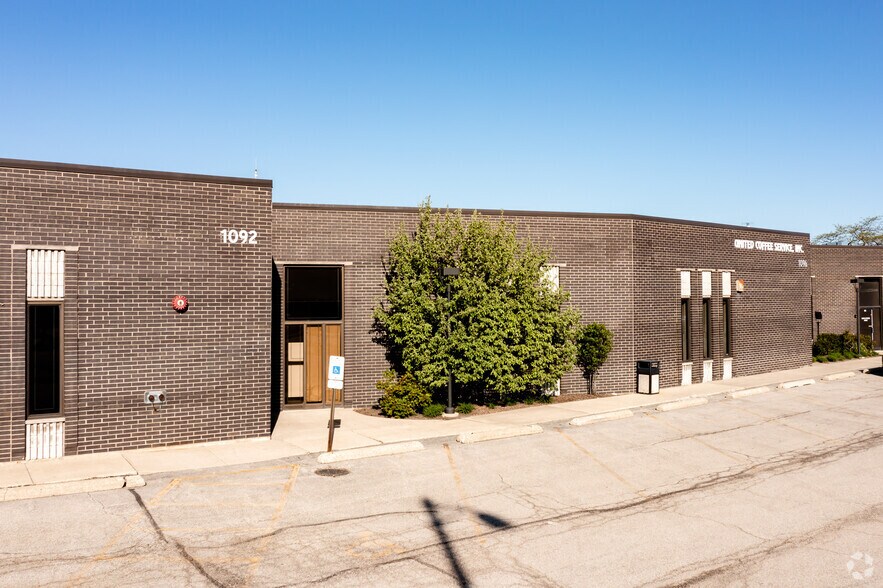 More Photos Of 1026-1100 National Pky, Schaumburg Unknown For Lease