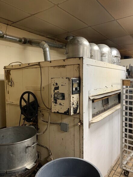 More Photos Of 233 Morton Ave, Folsom Freestanding For Sale