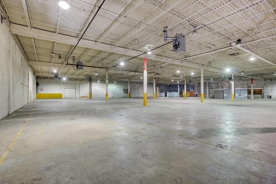 More Photos Of 6900 Lindbergh Blvd, Philadelphia Distribution For Lease