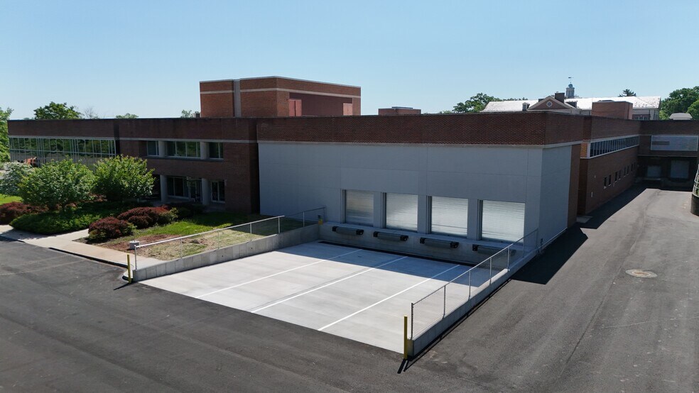 More Photos Of 355 Maple Ave, Harleysville Manufacturing For Lease