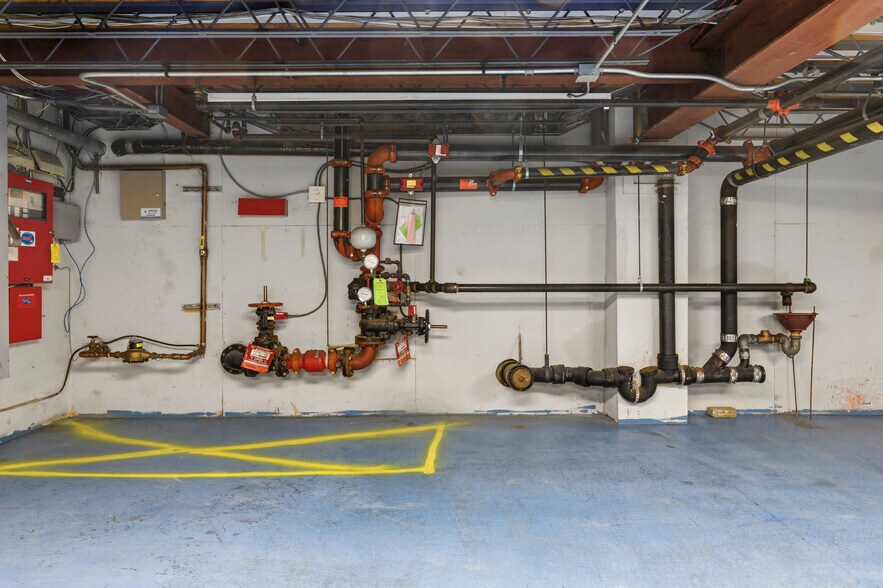 More Photos Of 200 Meacham Ave, Elmont Warehouse For Lease