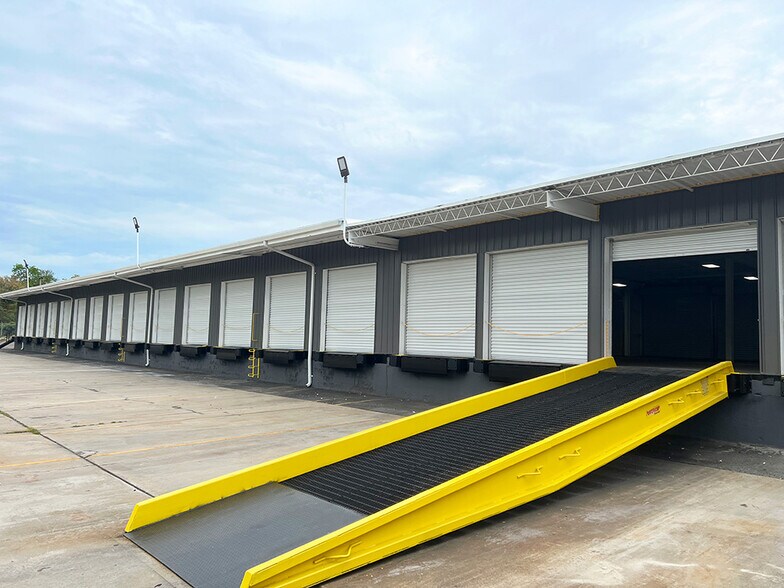 More Photos Of 750 County Line Rd, Colmar Truck Terminal For Lease