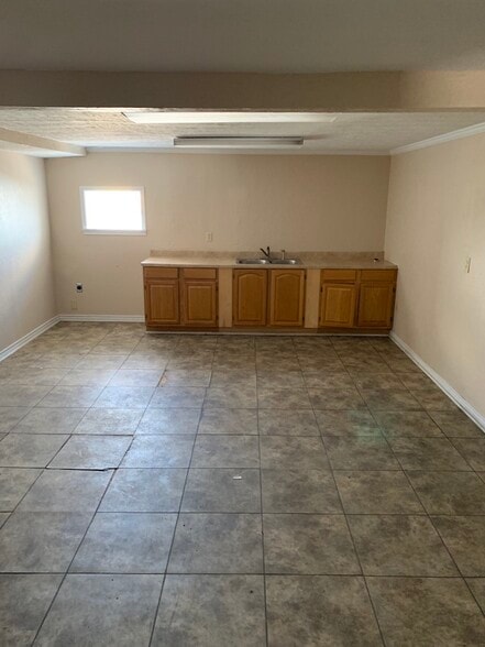 More Photos Of 12841 Highway 90, Beaumont Warehouse For Lease