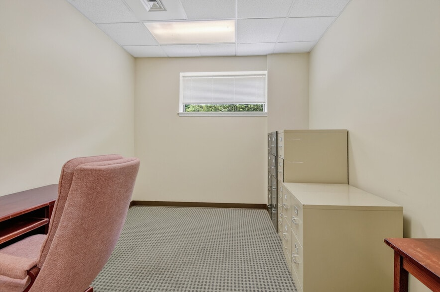 More Photos Of 6852 Belfort Oaks Pl, Jacksonville Medical For Sale