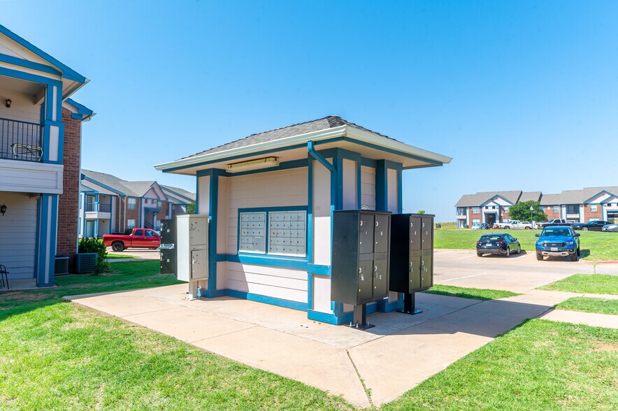 More Photos Of 300 Madison Ave, Childress Apartments For Sale