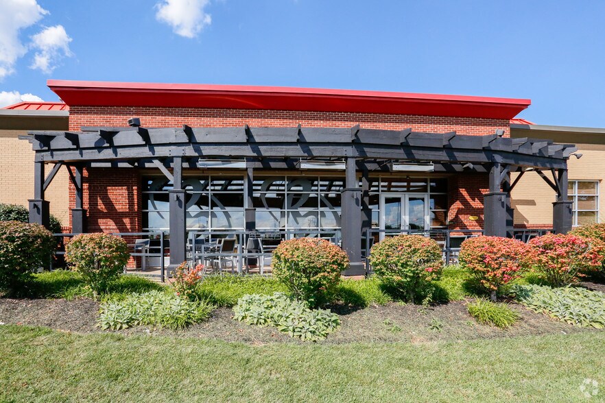 More Photos Of 5013 Bowen Dr, Mason Freestanding For Lease