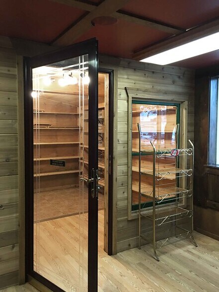 More Photos Of 10531 Dakota, Hayward Flex For Sale