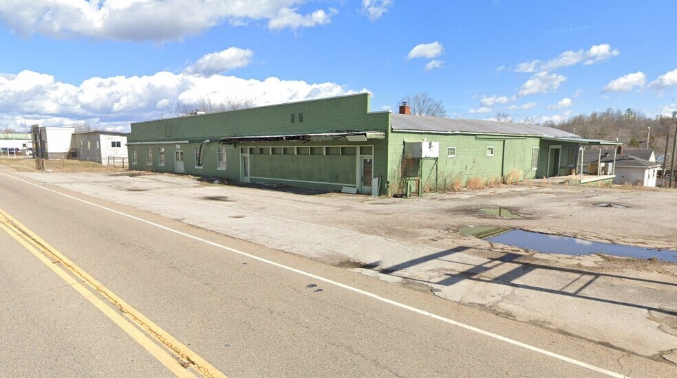 Primary Photo Of 925 Mulberry St, Loudon Showroom For Sale