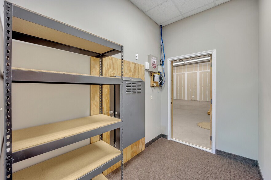 More Photos Of 1804 Owen Ct, Mansfield Light Distribution For Lease