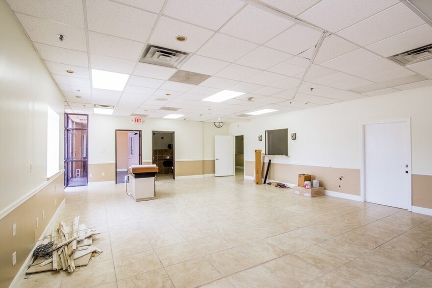 More Photos Of 203 N College Ave, Cleveland Medical For Sale