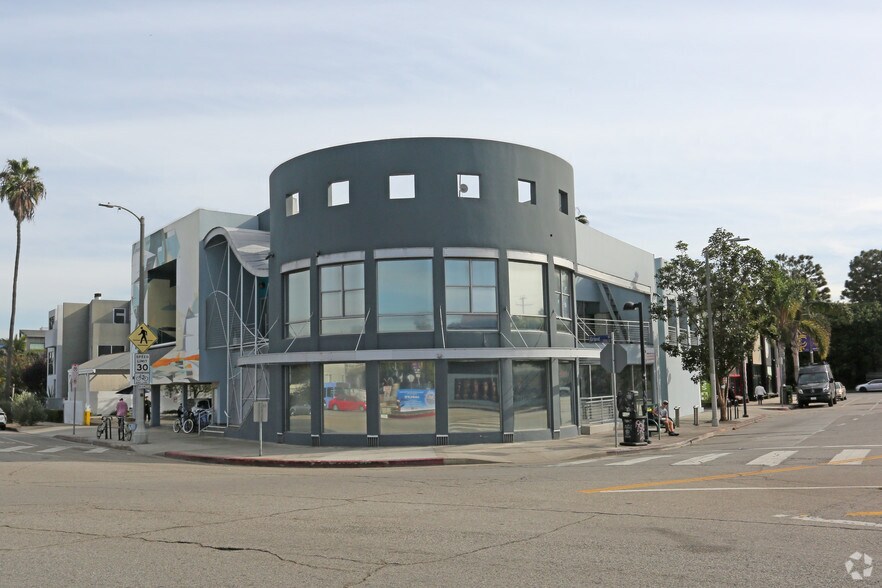 More Photos Of 1600 Main St, Venice Office For Lease