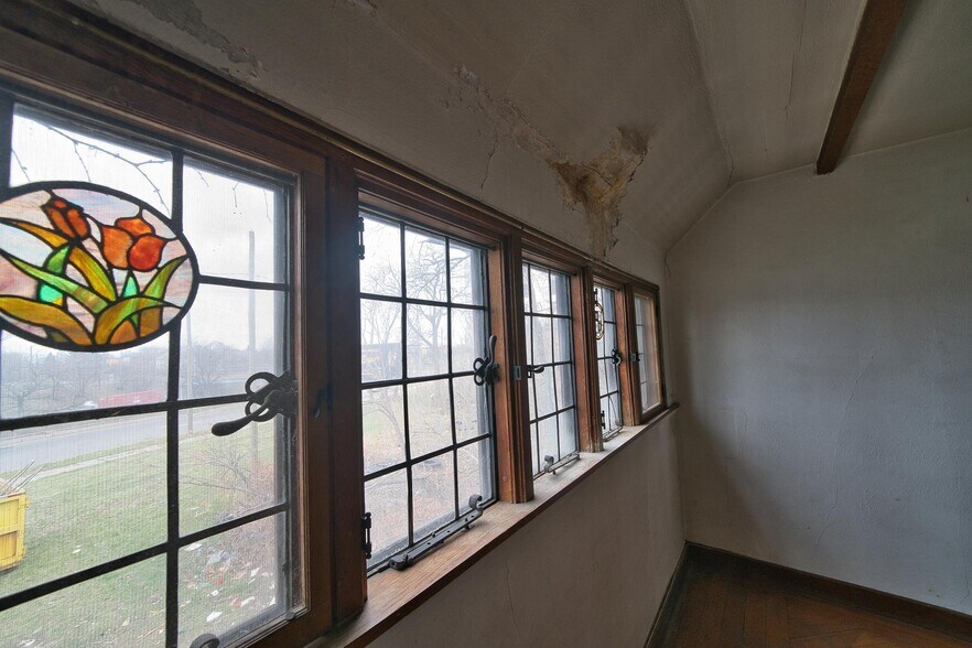 More Photos Of 1989 W Grand Blvd, Detroit Office Residential For Sale