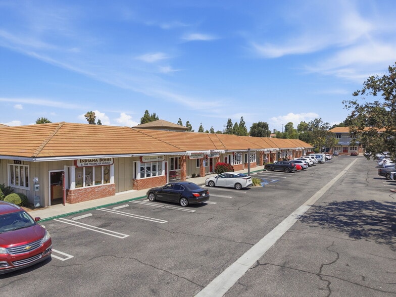 More Photos Of 1321-1345 E Thousand Oaks Blvd, Thousand Oaks Unknown For Lease