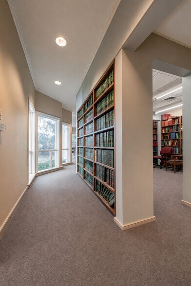 More Photos Of 3112 Jackson St, Alexandria Office For Sale