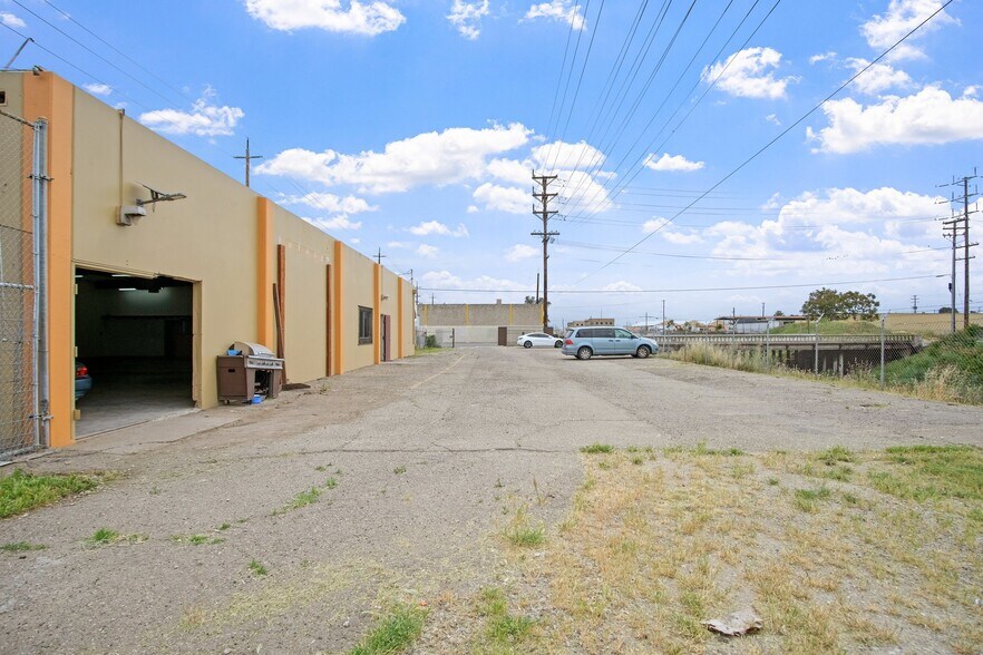 More Photos Of 609 S San Joaquin St, Stockton Warehouse For Sale