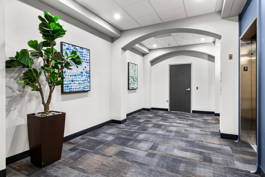 More Photos Of 125 Inverness Dr E, Englewood Medical For Lease