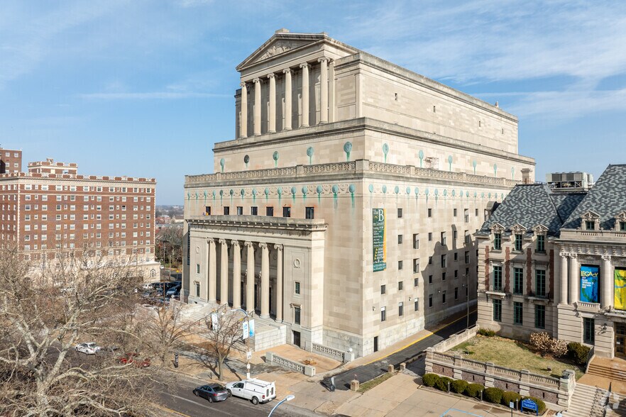 Primary Photo Of 3681 Lindell Blvd, Saint Louis Multifamily For Sale