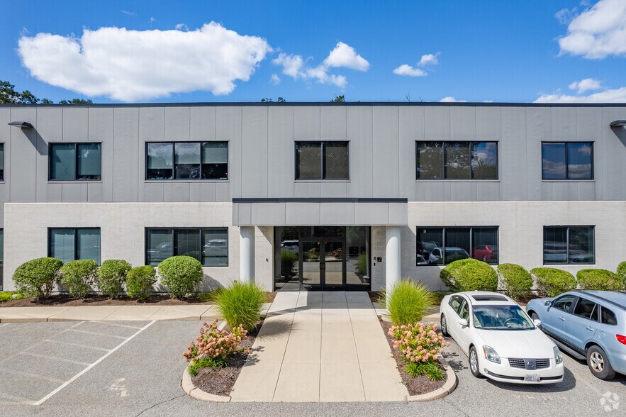 More Photos Of 37 Thurber Blvd, Smithfield Light Manufacturing For Lease