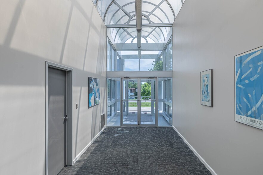 More Photos Of 7271 N Main St, Dayton Medical For Lease