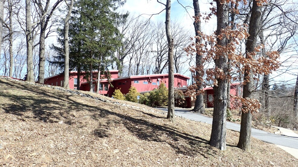 More Photos Of 3005 Brodhead Rd, Bethlehem Office For Sale