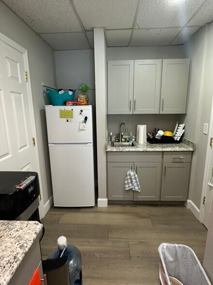 More Photos Of 533 Versailles Dr, Maitland Office For Lease
