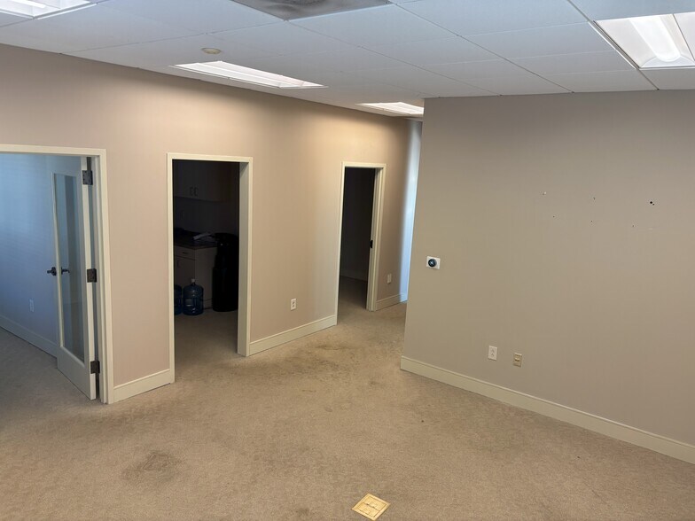 More Photos Of 215 Sheraton Blvd, Macon-Bibb Medical For Sale