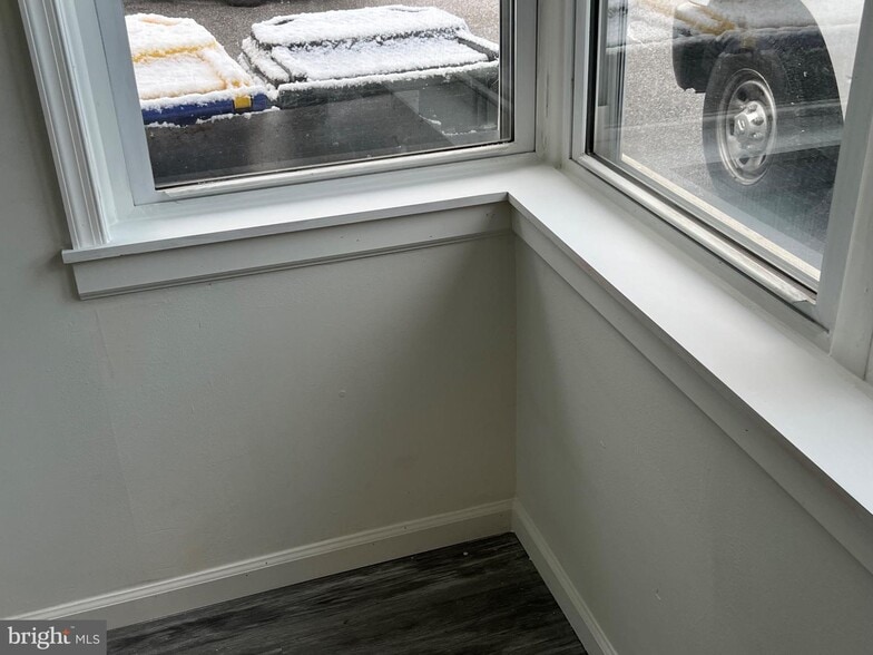 More Photos Of 1880 W Market St, York Storefront Retail Office For Sale