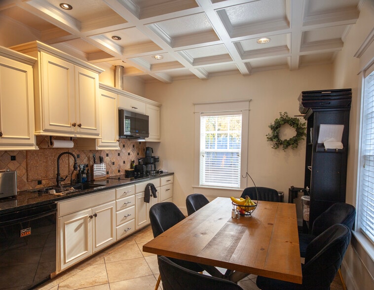 More Photos Of 3323 SW Naito Pky, Portland Office For Sale