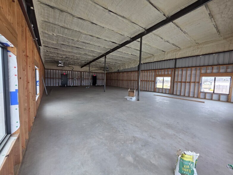 More Photos Of 1205 Quinlan Pkwy, Quinlan Storefront For Lease
