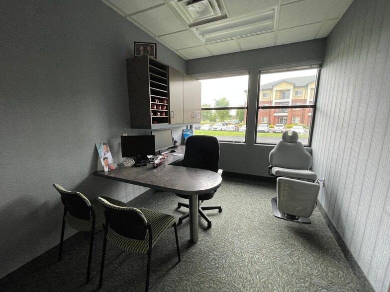 More Photos Of 10401 Sawmill Pky, Powell Medical For Lease