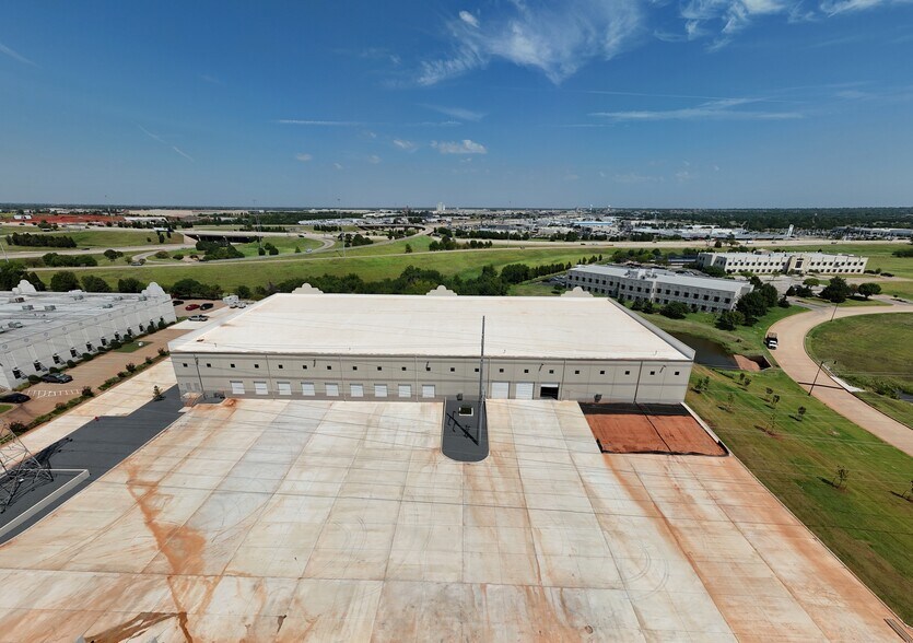 More Photos Of 625 NE 122nd St, Oklahoma City Warehouse For Lease